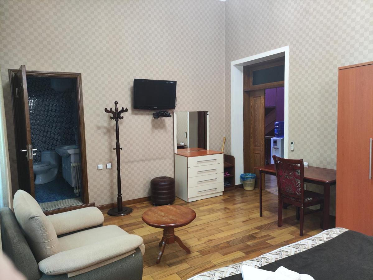 Almos Hotel Dusanbe Kültér fotó